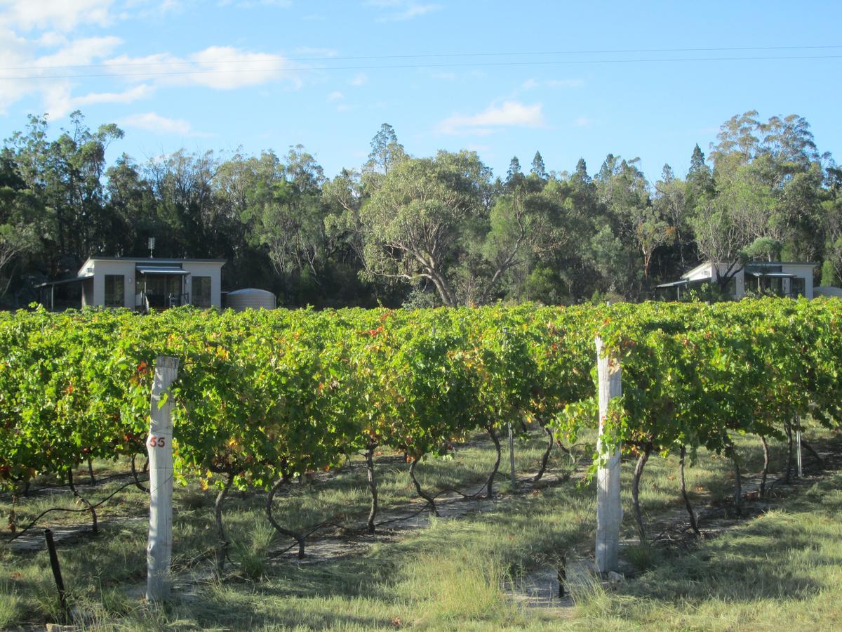 Just Red Wines Cabins Ballandean Екстериор снимка